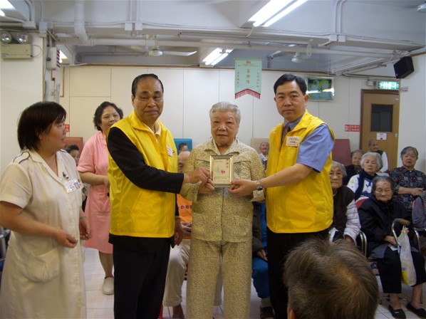 九龍城工商業聯會商界顯愛心