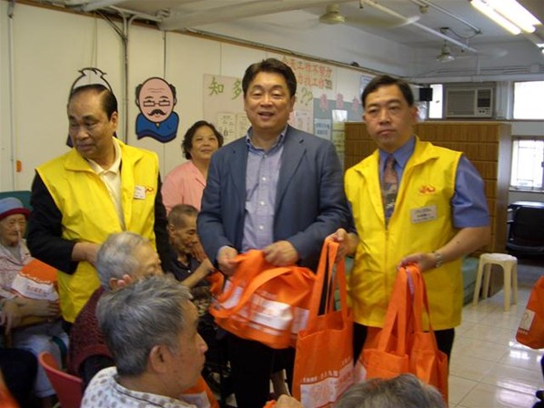 九龍城工商業聯會商界顯愛心