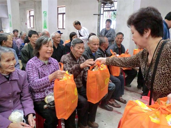 愛心送暖顯鄉情敬老活動