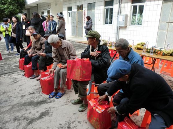 愛心送暖顯鄉情2016