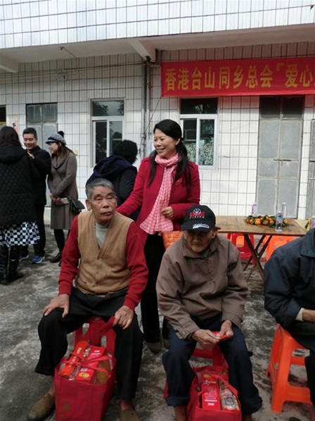 愛心送暖顯鄉情2016
